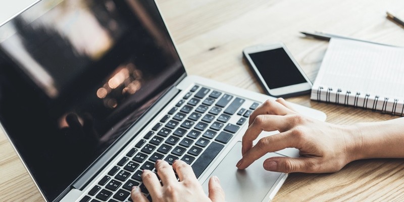 Cómo utilizar la inteligencia artificial de Bitrix24 para aumentar las ventas